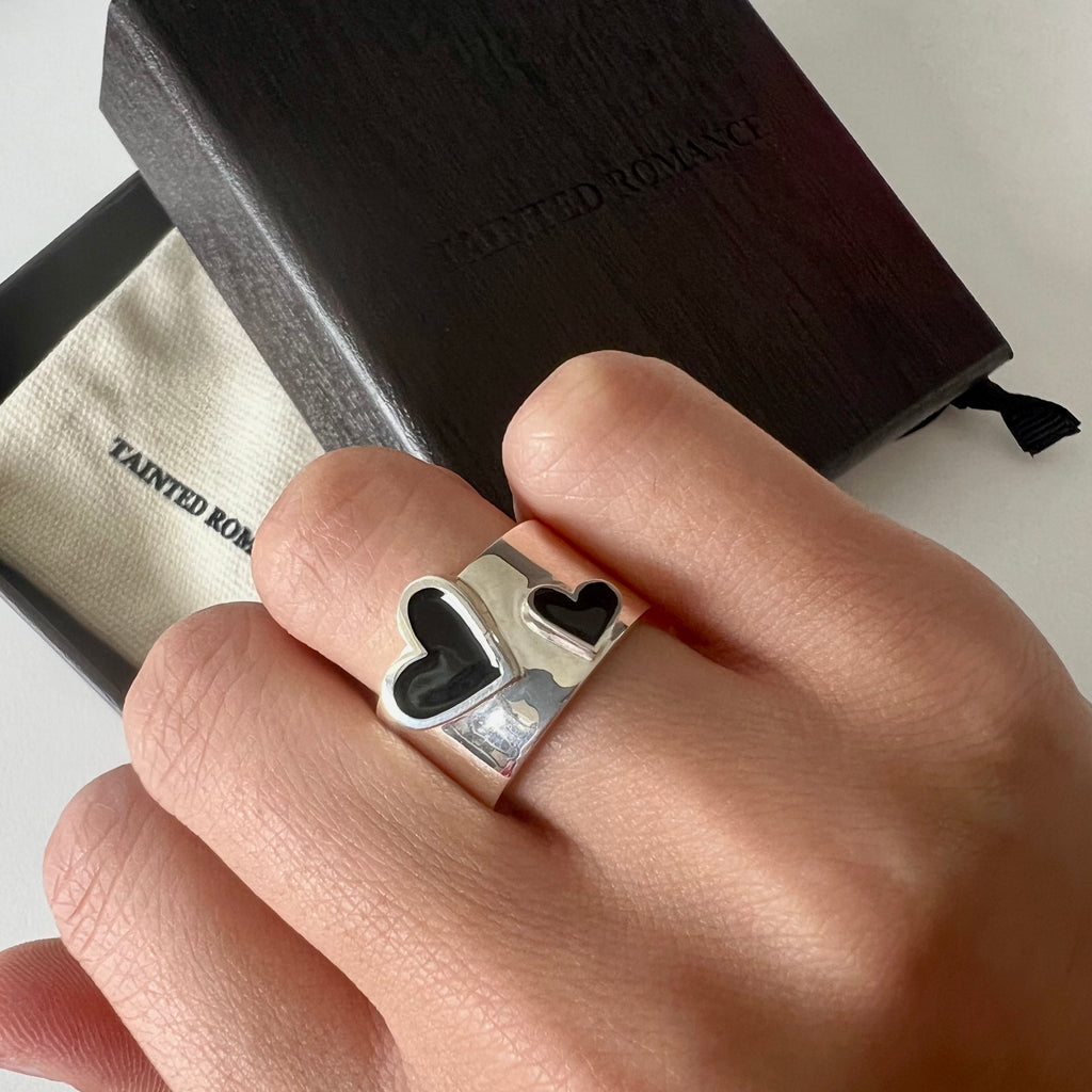 Silver ring with black heart cold enamel