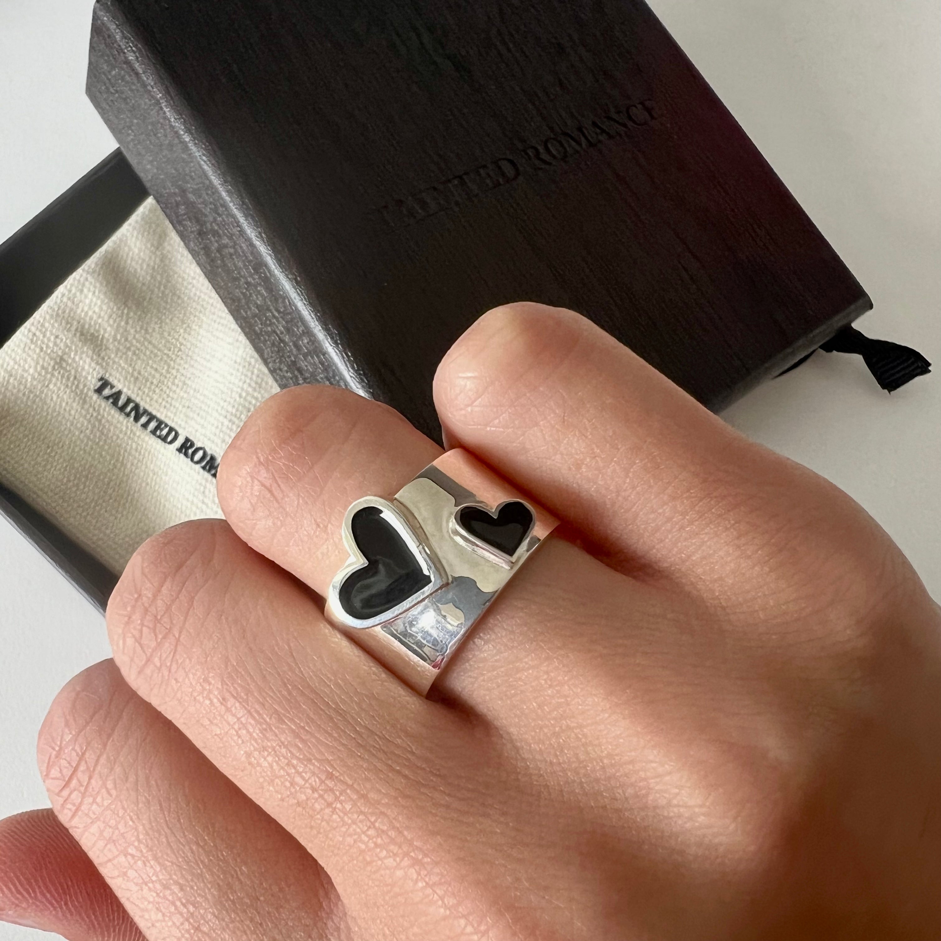 Silver ring with black heart cold enamel